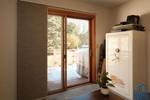 Tiny photo for 1612 Linden Street, Hull, IA 51239 (MLS # 830948)