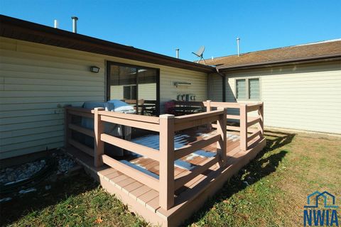 Tiny photo for 1612 Linden Street, Hull, IA 51239 (MLS # 830948)