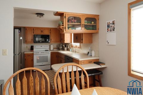 Tiny photo for 1612 Linden Street, Hull, IA 51239 (MLS # 830948)