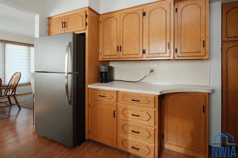 Tiny photo for 1612 Linden Street, Hull, IA 51239 (MLS # 830948)