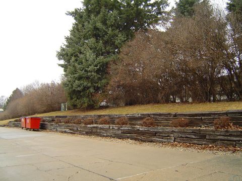 Tiny photo for 708 2nd St. SE #112 St, Orange City, IA 51041 (MLS # 832032)