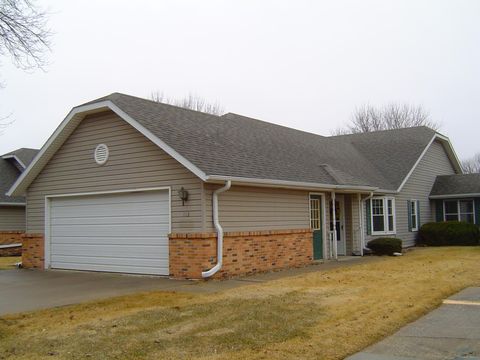 Tiny photo for 708 2nd St. SE #112 St, Orange City, IA 51041 (MLS # 832032)