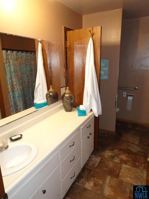 Tiny photo for 1010 Brown Street, Hull, IA 51239 (MLS # 830551)