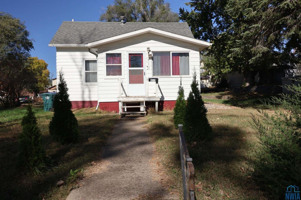 Photo of 615 16th St, Hawarden, IA 51023 (MLS # 830709)