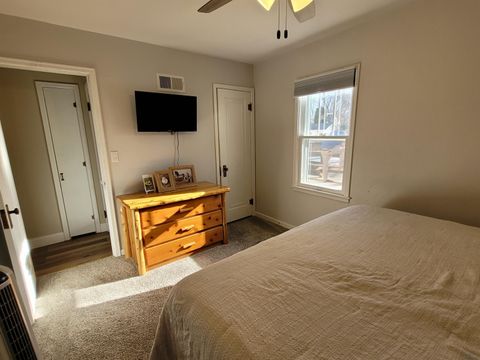 Tiny photo for 715 9th Ave, Sheldon, IA 51201 (MLS # 832144)