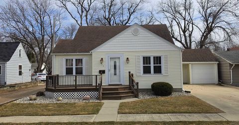 Photo of 715 9th Ave, Sheldon, IA 51201 (MLS # 832144)