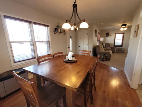 Tiny photo for 715 9th Ave, Sheldon, IA 51201 (MLS # 832144)