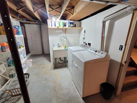 Tiny photo for 715 9th Ave, Sheldon, IA 51201 (MLS # 832144)