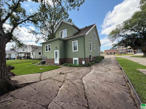 Tiny photo for 211 Albany Ave SE Ave, Orange City, IA 51041 (MLS # 830000)