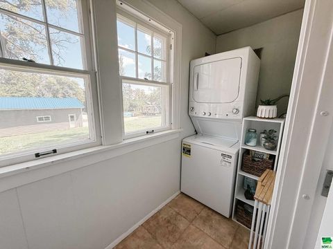 Tiny photo for 211 Albany Ave SE Ave, Orange City, IA 51041 (MLS # 830000)