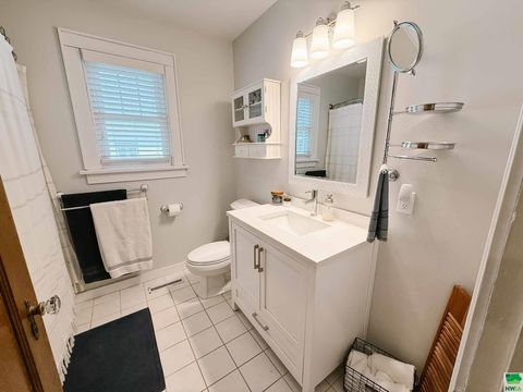 Tiny photo for 211 Albany Ave SE Ave, Orange City, IA 51041 (MLS # 830000)