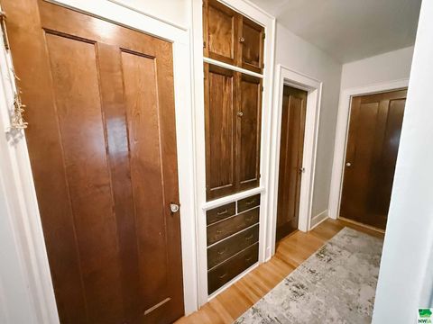 Tiny photo for 211 Albany Ave SE Ave, Orange City, IA 51041 (MLS # 830000)