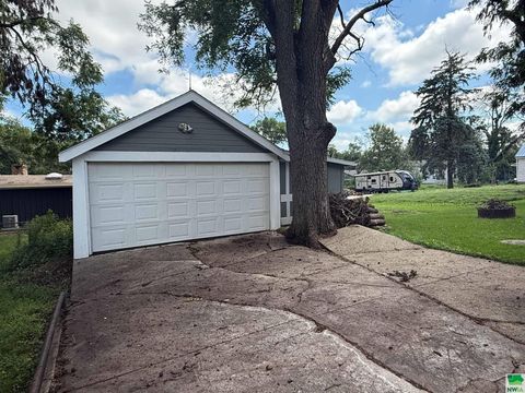 Tiny photo for 211 Albany Ave SE Ave, Orange City, IA 51041 (MLS # 830000)