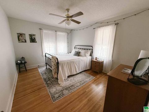 Tiny photo for 211 Albany Ave SE Ave, Orange City, IA 51041 (MLS # 830000)