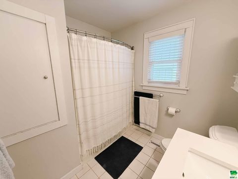 Tiny photo for 211 Albany Ave SE Ave, Orange City, IA 51041 (MLS # 830000)