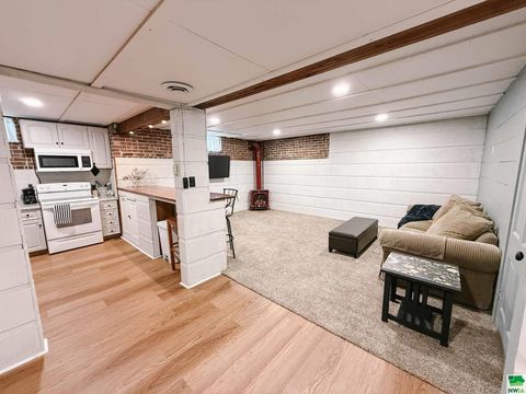 Tiny photo for 211 Albany Ave SE Ave, Orange City, IA 51041 (MLS # 830000)