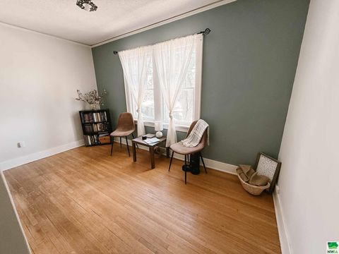 Tiny photo for 211 Albany Ave SE Ave, Orange City, IA 51041 (MLS # 830000)