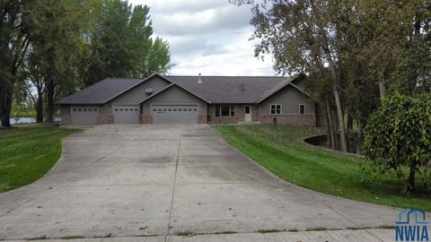 Photo of 3099B Nest Avenue, Sheldon, IA 51201 (MLS # 830857)