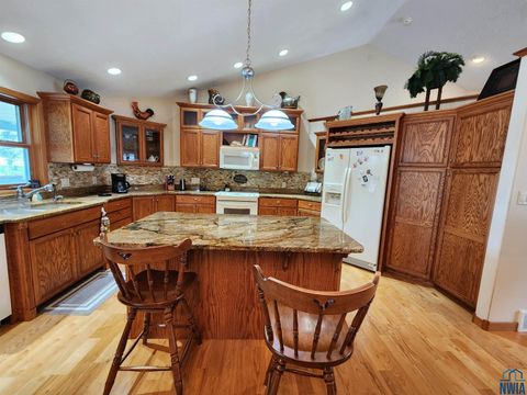 Tiny photo for 3099B Nest Avenue, Sheldon, IA 51201 (MLS # 830857)