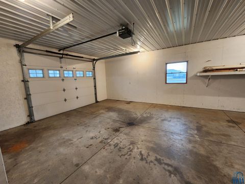 Tiny photo for 3099B Nest Avenue, Sheldon, IA 51201 (MLS # 830857)