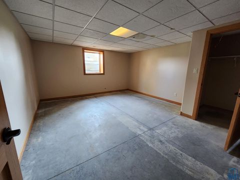 Tiny photo for 3099B Nest Avenue, Sheldon, IA 51201 (MLS # 830857)