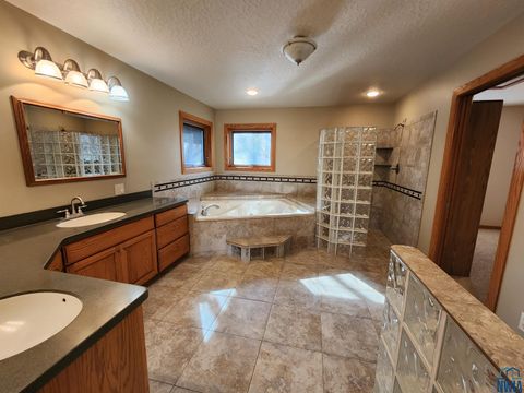 Tiny photo for 3099B Nest Avenue, Sheldon, IA 51201 (MLS # 830857)