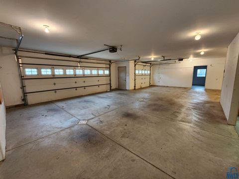 Tiny photo for 3099B Nest Avenue, Sheldon, IA 51201 (MLS # 830857)