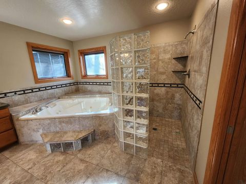 Tiny photo for 3099B Nest Avenue, Sheldon, IA 51201 (MLS # 830857)