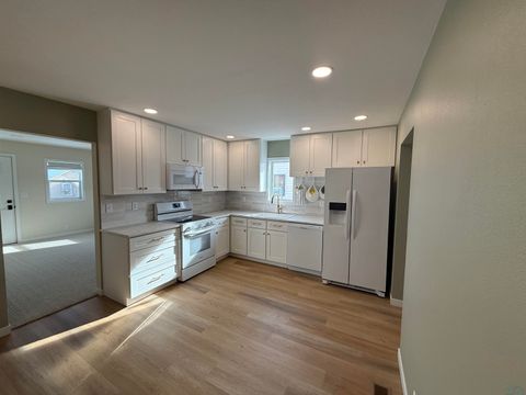 Tiny photo for 518 Boston Ave NE Ave, Orange City, IA 51041 (MLS # 830929)