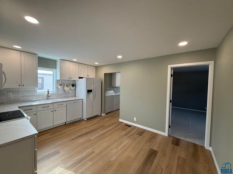 Tiny photo for 518 Boston Ave NE Ave, Orange City, IA 51041 (MLS # 830929)