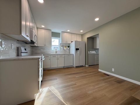 Tiny photo for 518 Boston Ave NE Ave, Orange City, IA 51041 (MLS # 830929)