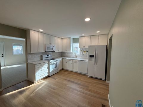 Tiny photo for 518 Boston Ave NE Ave, Orange City, IA 51041 (MLS # 830929)