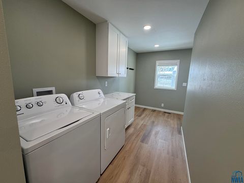 Tiny photo for 518 Boston Ave NE Ave, Orange City, IA 51041 (MLS # 830929)