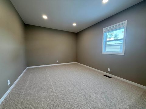 Tiny photo for 518 Boston Ave NE Ave, Orange City, IA 51041 (MLS # 830929)