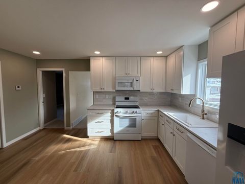 Tiny photo for 518 Boston Ave NE Ave, Orange City, IA 51041 (MLS # 830929)