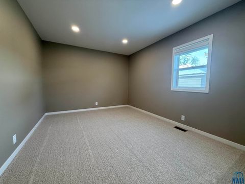 Tiny photo for 518 Boston Ave NE Ave, Orange City, IA 51041 (MLS # 830929)