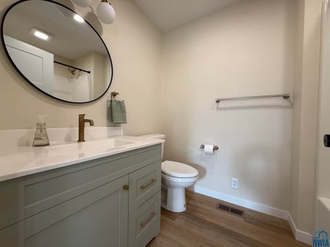 Tiny photo for 518 Boston Ave NE Ave, Orange City, IA 51041 (MLS # 830929)