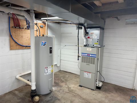 Tiny photo for 518 Boston Ave NE Ave, Orange City, IA 51041 (MLS # 830929)