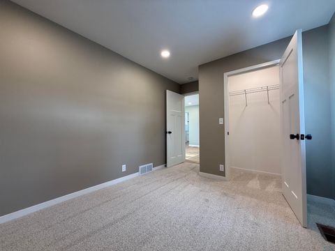 Tiny photo for 518 Boston Ave NE Ave, Orange City, IA 51041 (MLS # 830929)