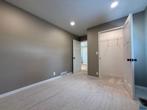 Tiny photo for 518 Boston Ave NE Ave, Orange City, IA 51041 (MLS # 830929)