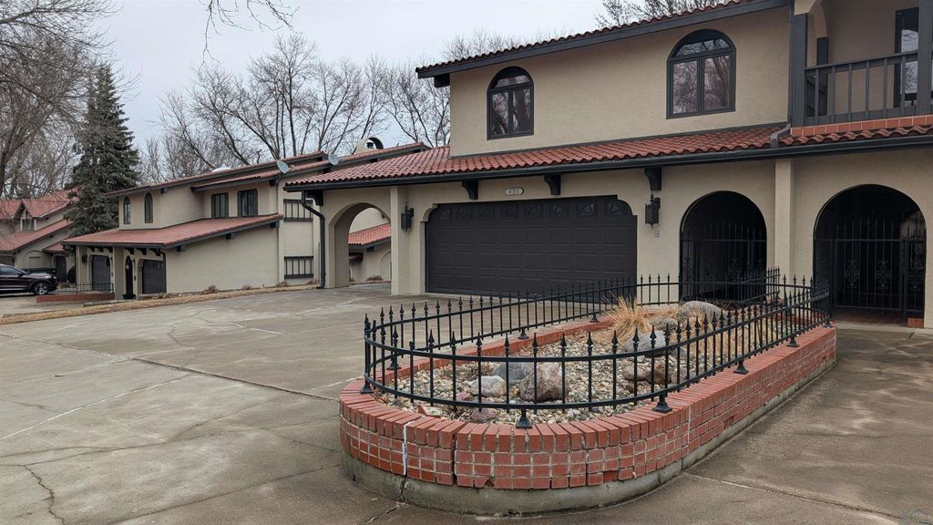 Photo of 438 12th Avenue Cir NE #B, Sioux Center, IA 51250 (MLS # 831997)