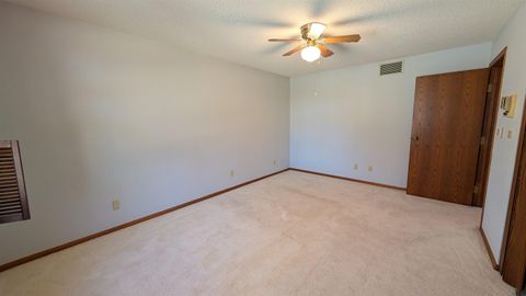 Tiny photo for 438 12th Avenue Cir NE #B, Sioux Center, IA 51250 (MLS # 831997)