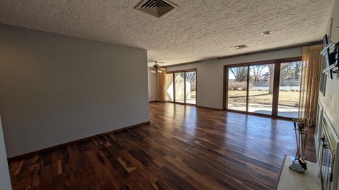 Tiny photo for 438 12th Avenue Cir NE #B, Sioux Center, IA 51250 (MLS # 831997)