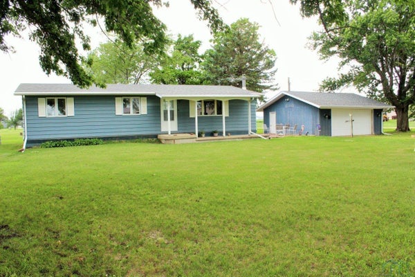 32900 LAMBERT PL, JEFFERSON, SD 57038 - Image 141ffc571c37d524a41cd1e2a9dffdc9/1476002779