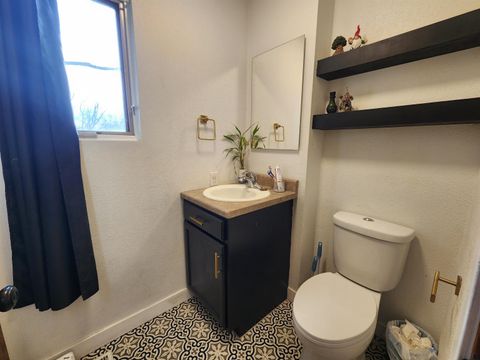 Tiny photo for 710 Central Ave NW Ave, Orange City, IA 51041 (MLS # 831895)