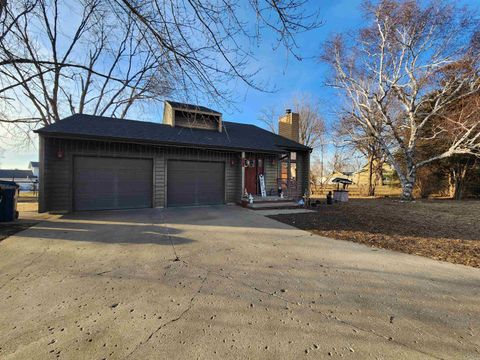 Photo of 710 Central Ave NW Ave, Orange City, IA 51041 (MLS # 831895)