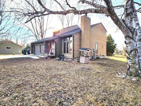 Tiny photo for 710 Central Ave NW Ave, Orange City, IA 51041 (MLS # 831895)