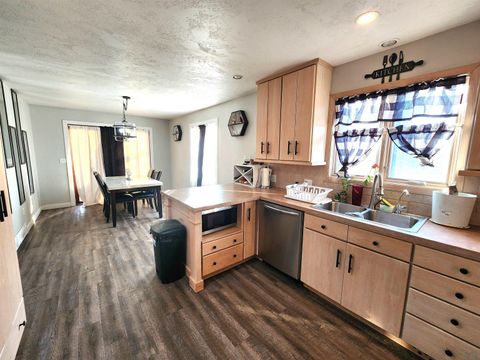 Tiny photo for 710 Central Ave NW Ave, Orange City, IA 51041 (MLS # 831895)