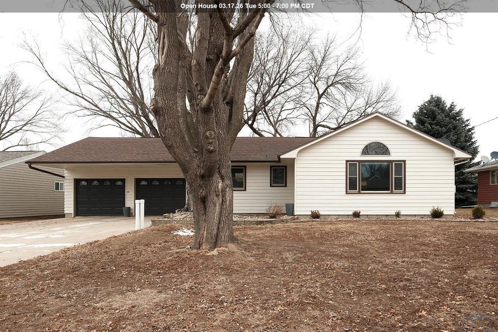 Photo of 205 Pine Street, Hospers, IA 51238 (MLS # 831712)