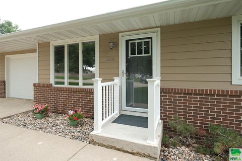 Tiny photo for 1328 1st Ave SE, Sioux Center, IA 51250 (MLS # 829551)